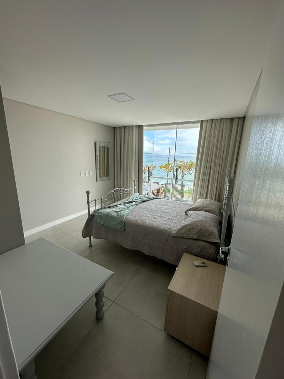 Apartamento Frente Mar Na Baia De Porto Belo Eksteriør billede